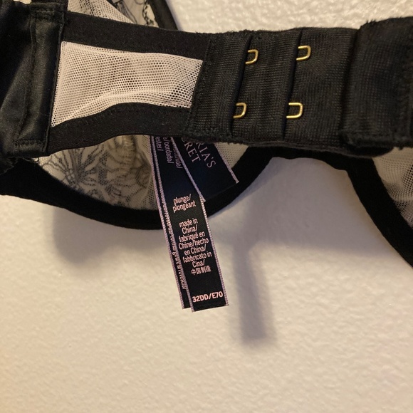 LAST DAY -- VS Embroidered Matching Set - Picture 15 of 15